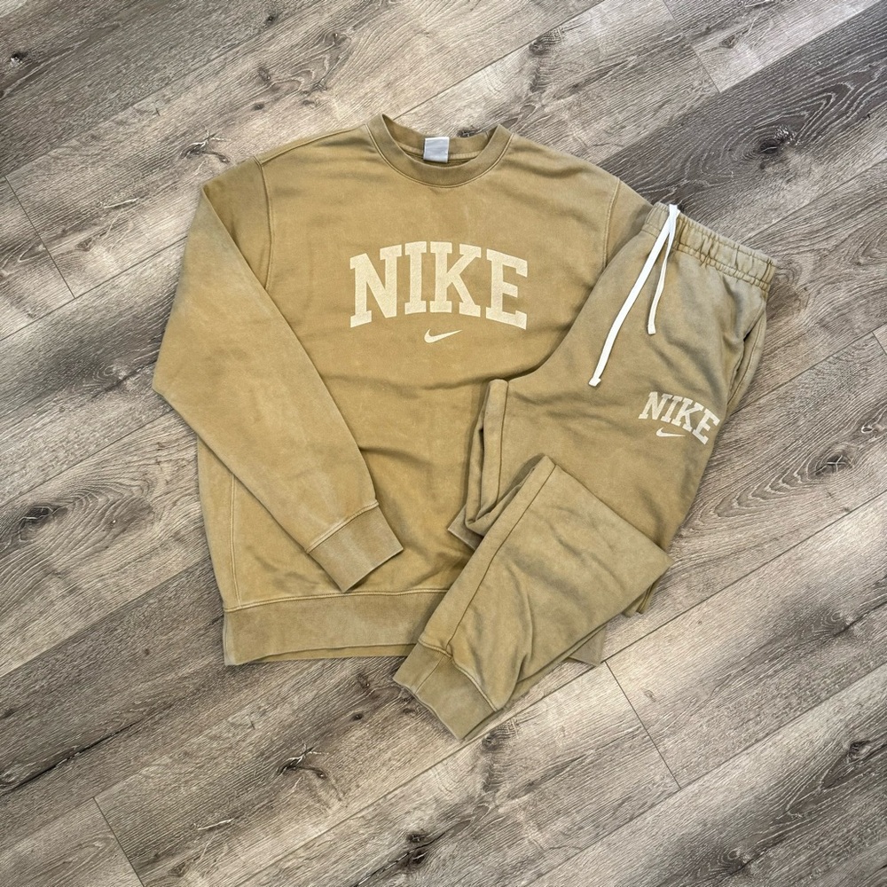 Nike Sweat Suit